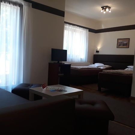 Decsi Vendeghaz Hotel Esztergom Bagian luar foto