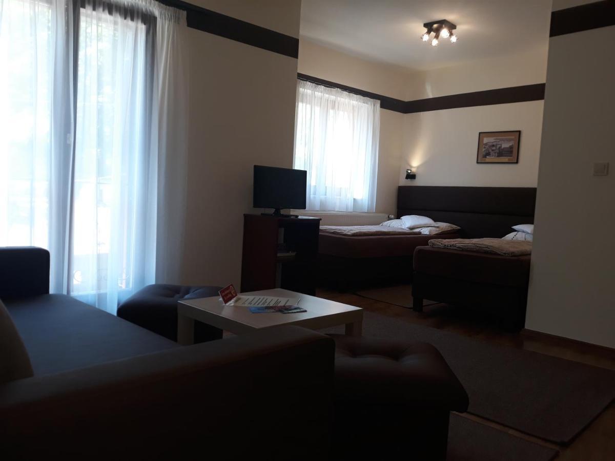 Decsi Vendeghaz Hotel Esztergom Bagian luar foto